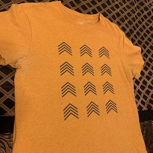 Men’s medium GAP t-shirt